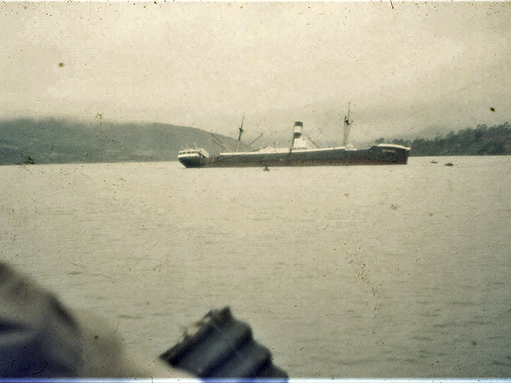 Foto vapor Canelos en la bahía de Corral 