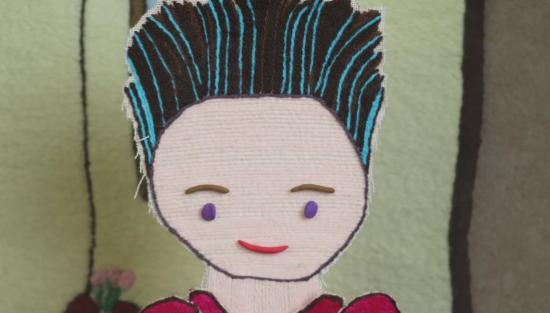 Personaje en stop motion elaborado con bordado textil por las Bordadoras de Miramar.
