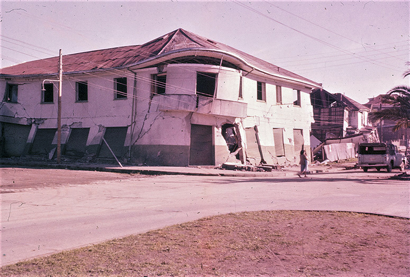 Calle Picarte esquina Condell, frente a plazoleta Simón Bolívar