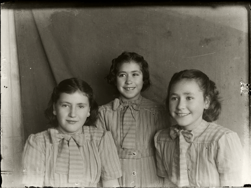 Tres niñas de Castro Tres niñas de Castro