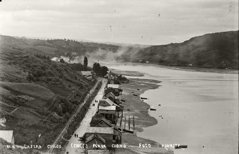Playa Chono y trayecto del ferrocarril