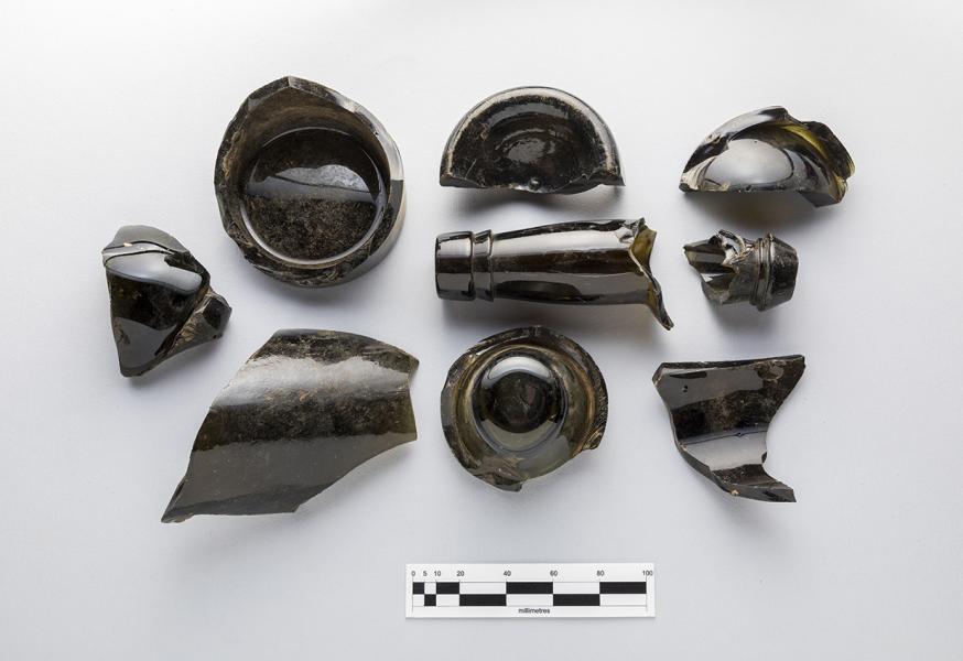 Fragmentos de botellas de vidrio cerveceras